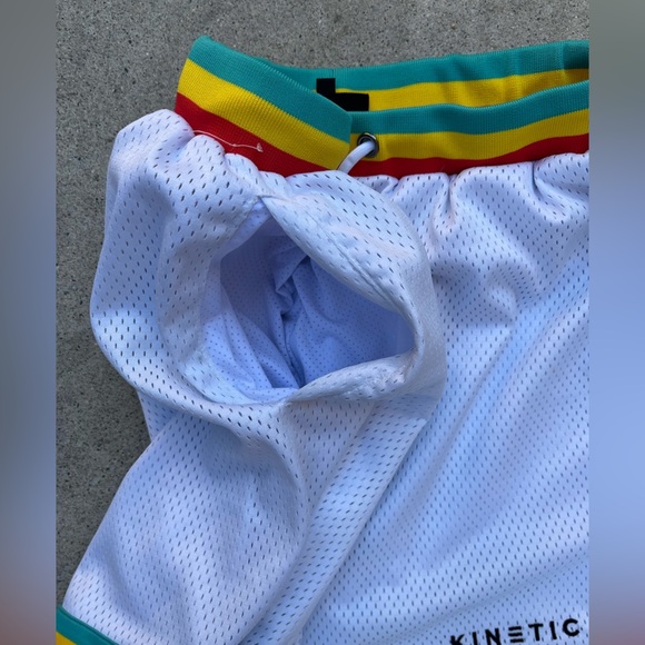 Men's Kinetic Shorts Multicolor Spell-Out M Streetwear Jamaica Hoops Basketball - Picture 7 of 12